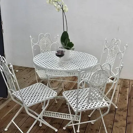Apartment Newly Refurbished Traditional Blackrock