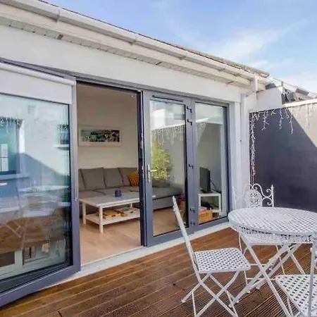 Newly Refurbished Traditional Blackrock Apartment