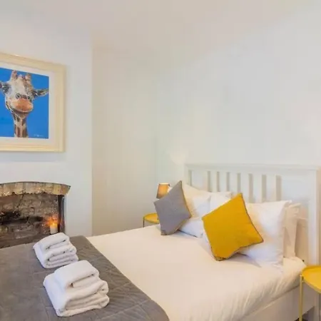 Newly Refurbished Traditional Blackrock *