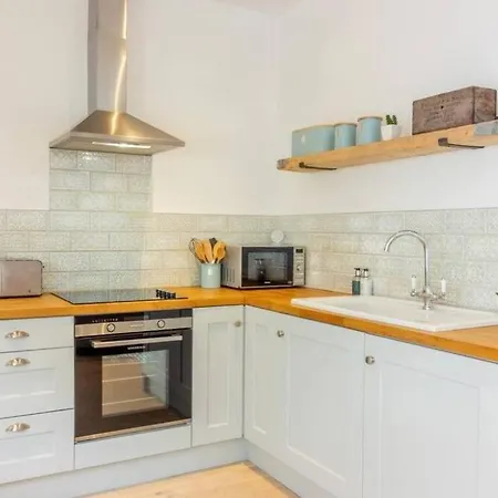 Newly Refurbished Traditional Appartement *