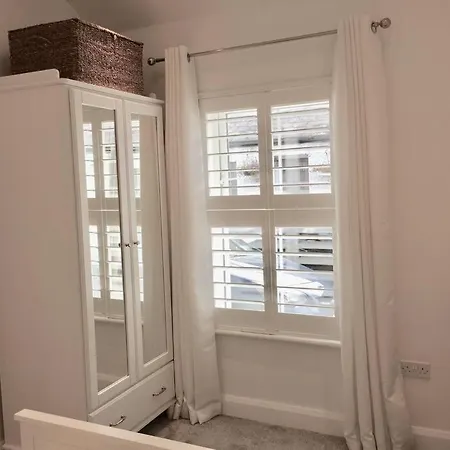 Newly Refurbished Traditional بلاكروك