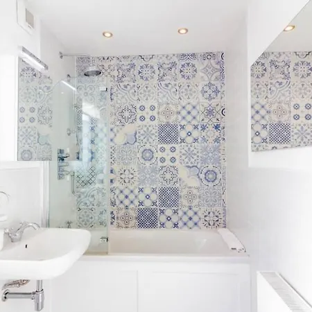 Apartment Newly Refurbished Traditional Blackrock