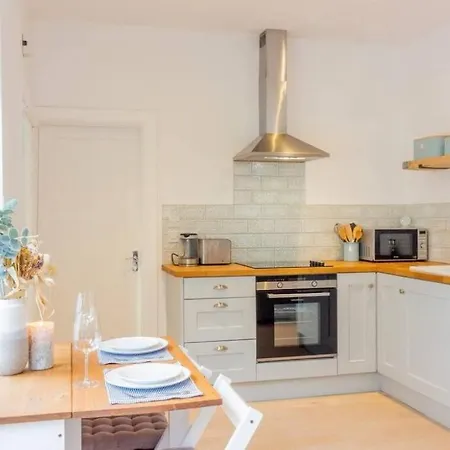 Newly Refurbished Traditional Blackrock *