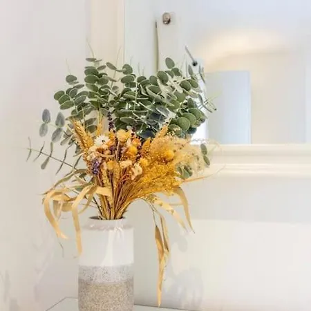 Apartment Newly Refurbished Traditional Blackrock *