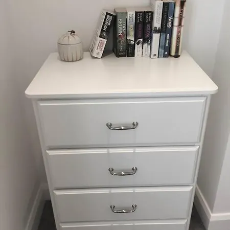 Newly Refurbished Traditional * Blackrock (Dublin)